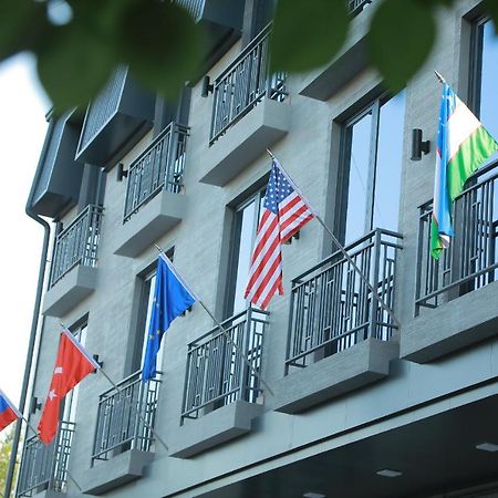 Human Hotel Ташкент Экстерьер фото