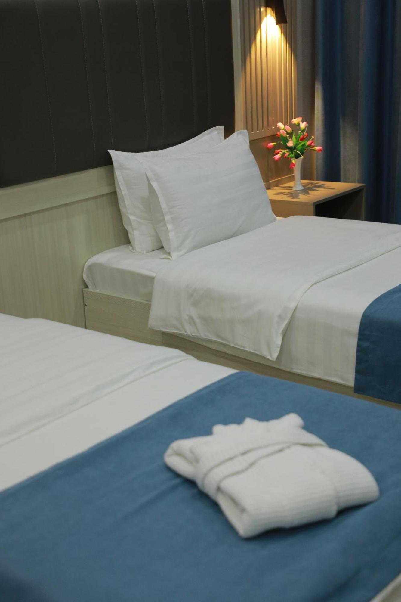 Human Hotel Ташкент Экстерьер фото